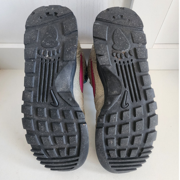 *Nike Hoodland Suede Hiking Boot Particle Grey Bright Magenta Men 9/ Women 10.5 - Picture 8 of 11